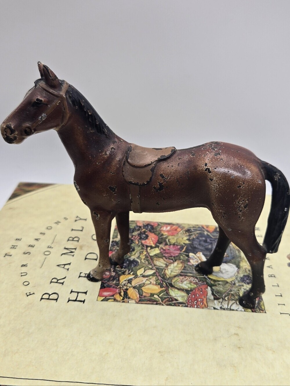 Vintage Hubley USA Cast Iron Horse Figurone Collectible